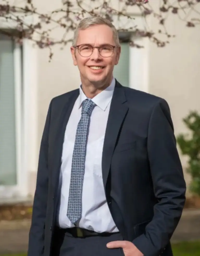 heinz fleck im Anzug